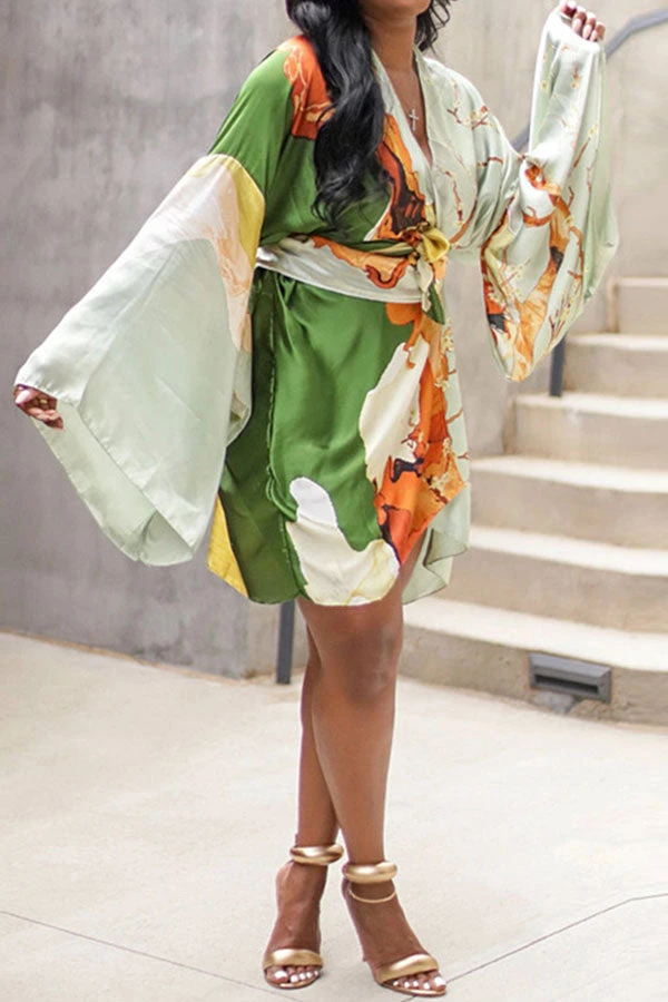 Graphic Print Retro Mini Dress (With Belt) 3 Graphic Print Retro Mini Dress (With Belt) - Image 3