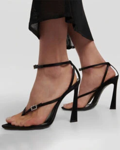 Solid Color Toe Post Casual Buckled Sandals