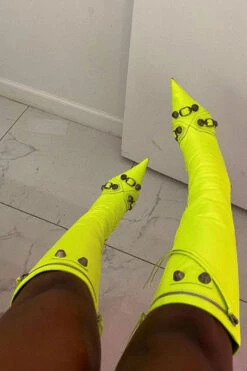 Rivet Design Rocking Pointed Toe Boots -Clothing Outlet Store H22100901 YE 2