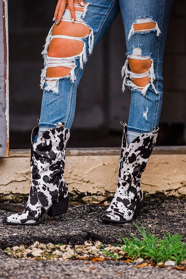 Cow Print On-trend Pointed Toe Boots 1 Cow Print On-trend Pointed Toe Boots